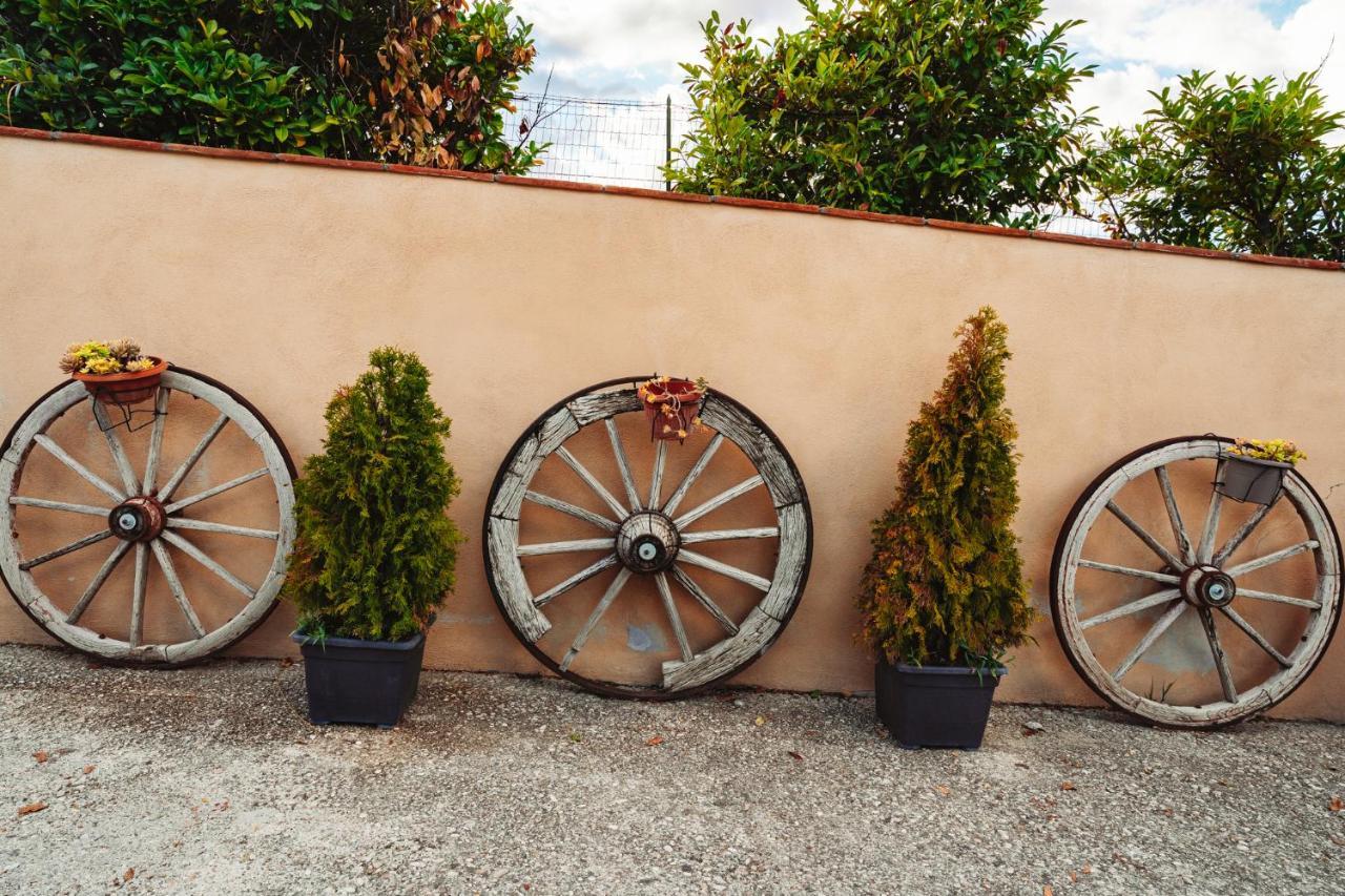 Il Pozzo Country House Collescipoli Bagian luar foto