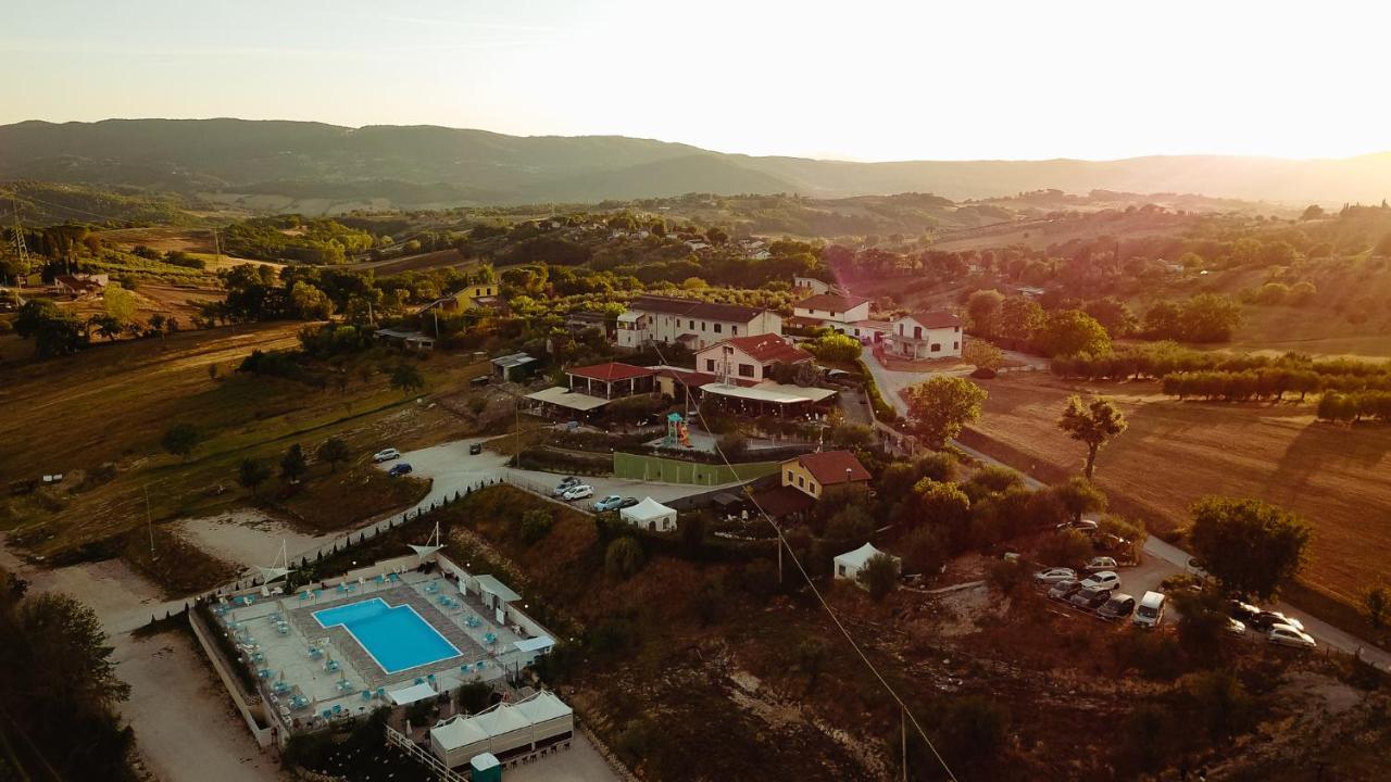 Il Pozzo Country House Collescipoli Bagian luar foto