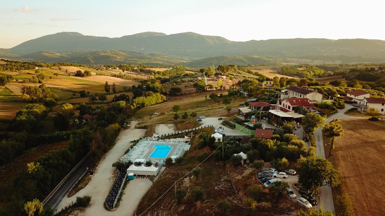 Il Pozzo Country House Collescipoli Bagian luar foto