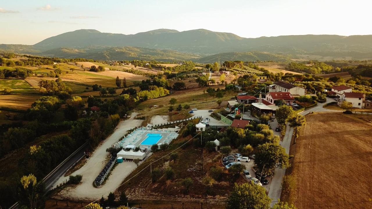 Il Pozzo Country House Collescipoli Bagian luar foto